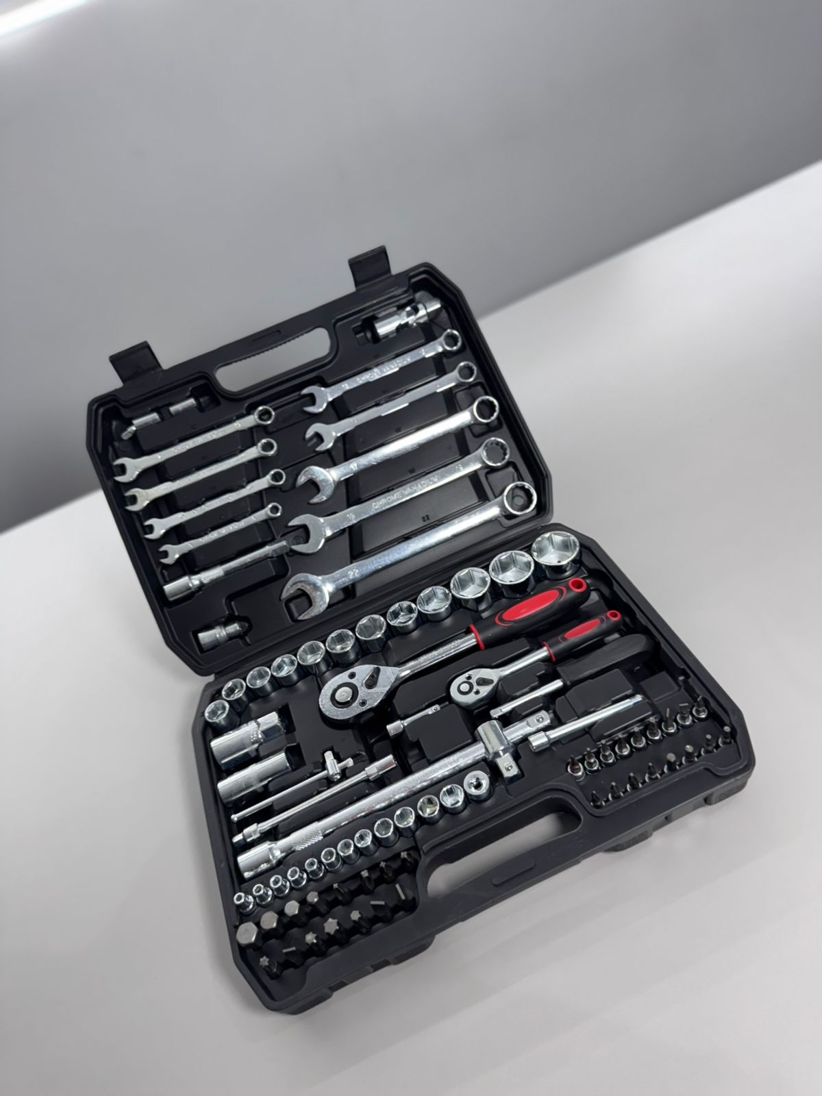 Miniatura 2 de Caja de herramienta 82 piezas